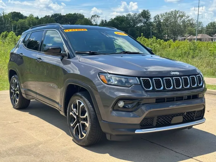 2023 Jeep Compass Limited photo 1