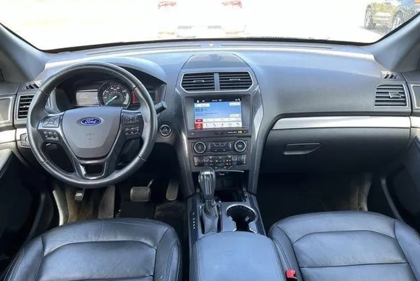 2018 Ford Explorer XLT photo 1