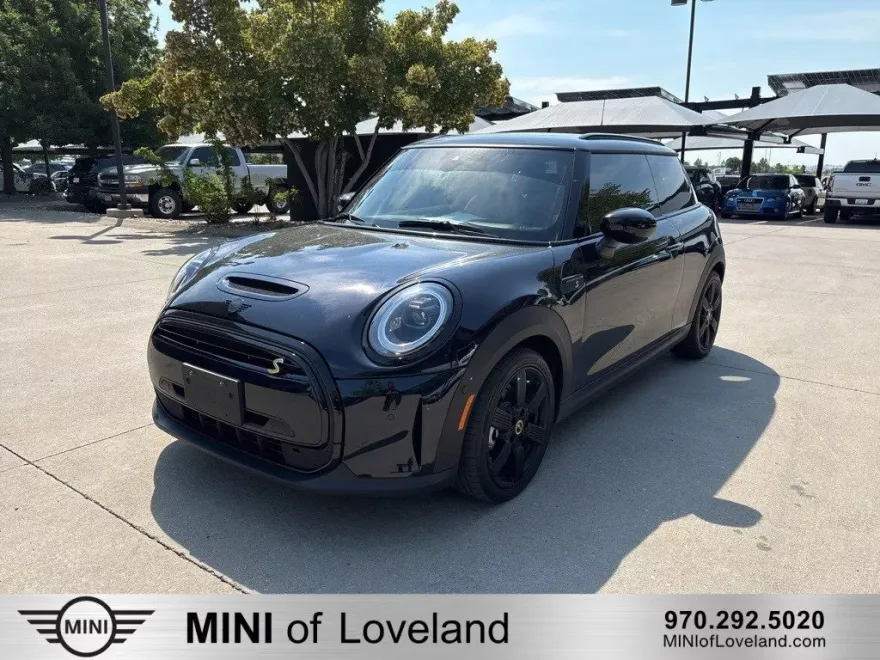 2024 Mini Cooper 2 Door Hardtop SE photo 1