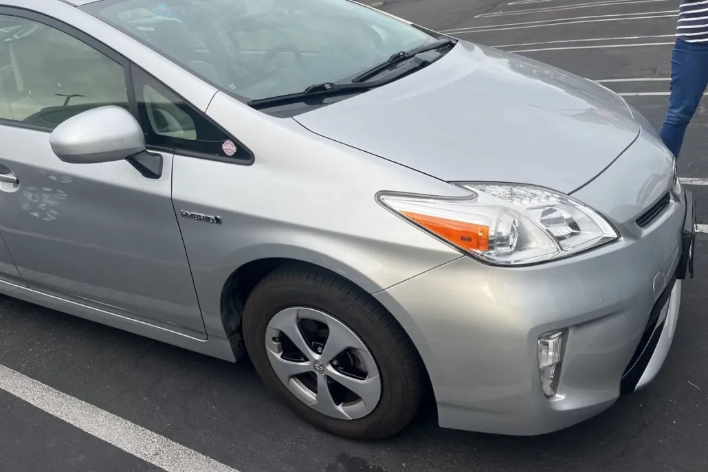 2014 Toyota Prius Three photo 1