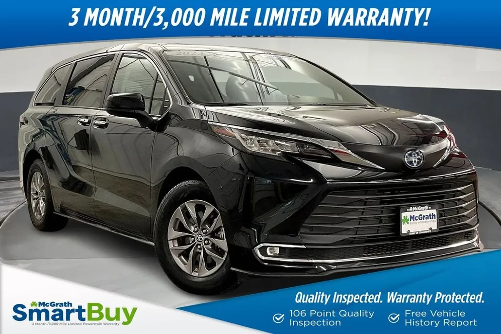 2023 Toyota Sienna XLE photo 1