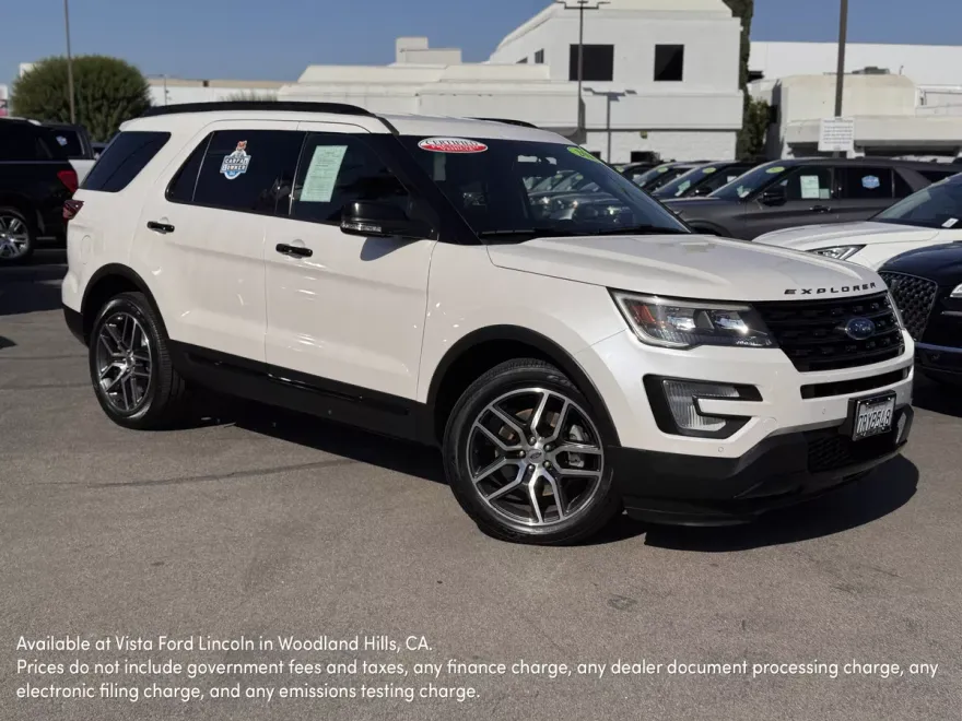 2016 Ford Explorer Sport photo 1
