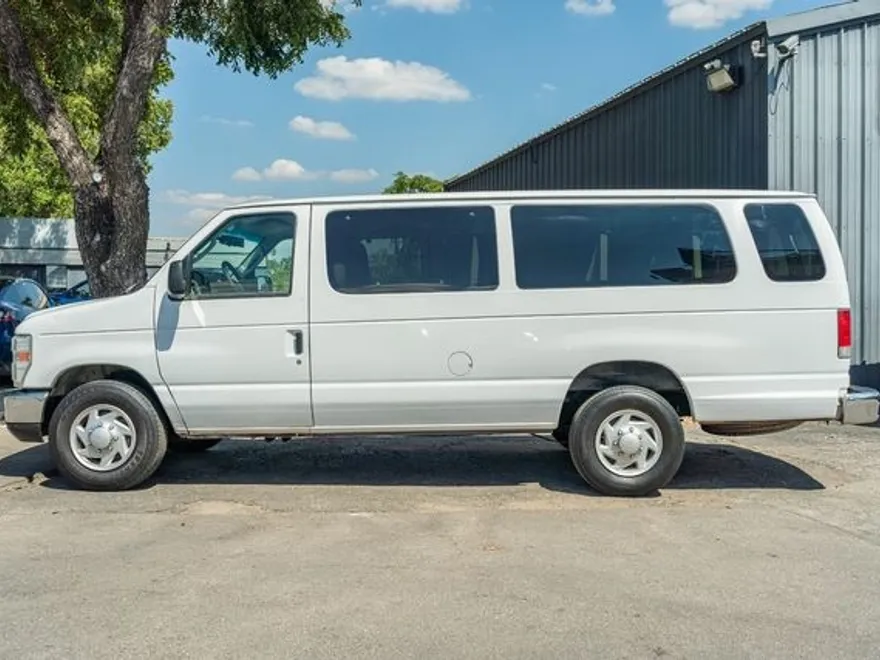 2014 Ford E-350 photo 1