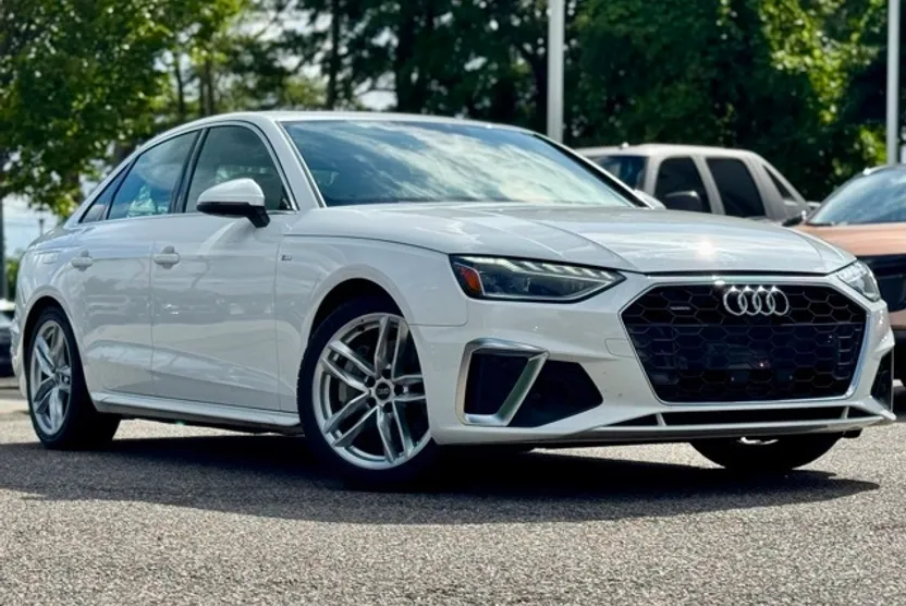 2023 Audi A4 45 S line Premium Plus photo 1