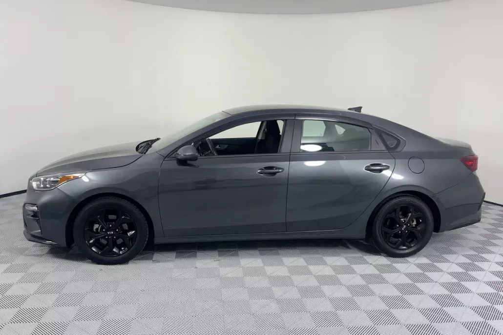 2021 Kia Forte LXS photo 1
