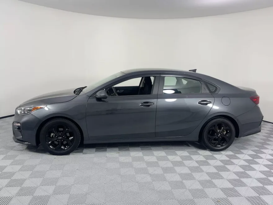 2021 Kia Forte LXS photo 1
