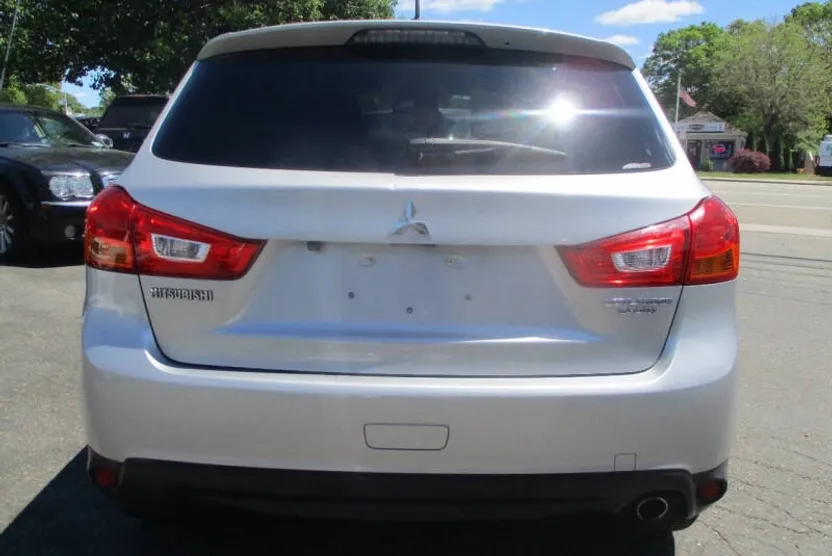 2014 Mitsubishi Outlander Sport SE photo 1