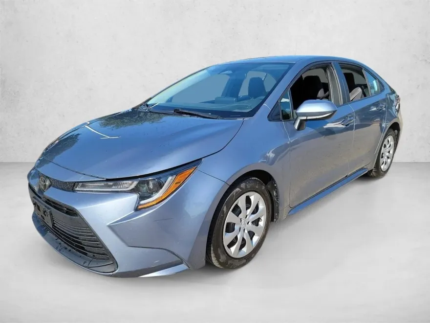 2023 Toyota Corolla LE photo 1