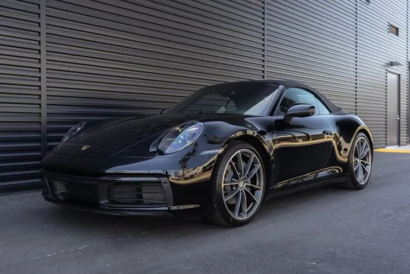 2022 Porsche 911 Cabriolet photo 1