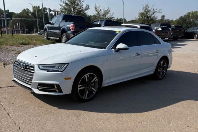 2017 Audi A4 2.0T Quattro Premium Plus photo 1