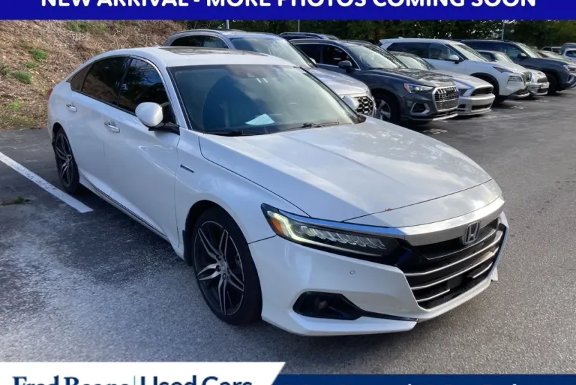 2022 Honda Accord Hybrid Touring photo 1