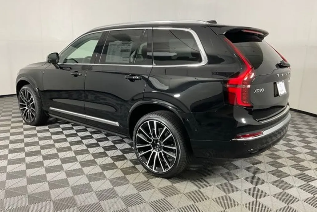 2026 Volvo XC90 Plus photo 1