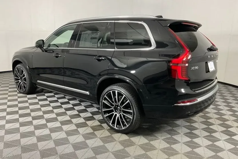 2026 Volvo XC90 Plus photo 1
