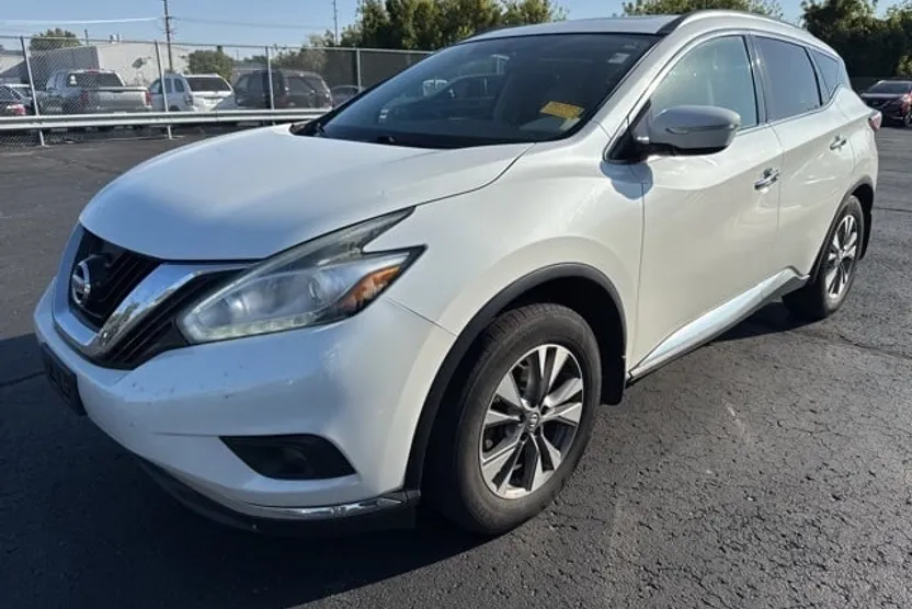 2015 Nissan Murano SV photo 1