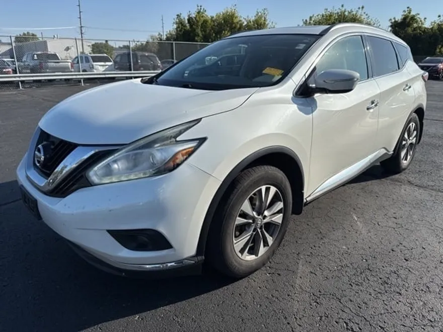 2015 Nissan Murano SV photo 1