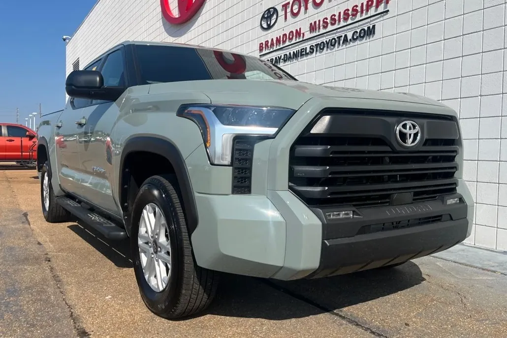 2025 Toyota Tundra SR5 photo 1