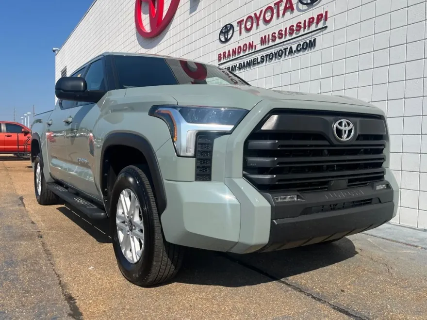 2025 Toyota Tundra SR5 photo 1