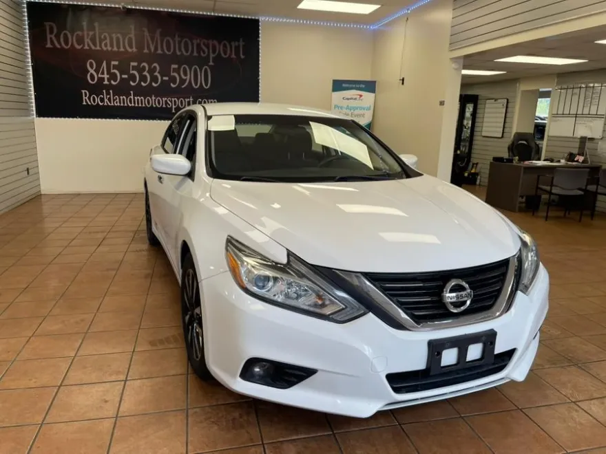 2018 Nissan Altima 2.5 SR photo 1
