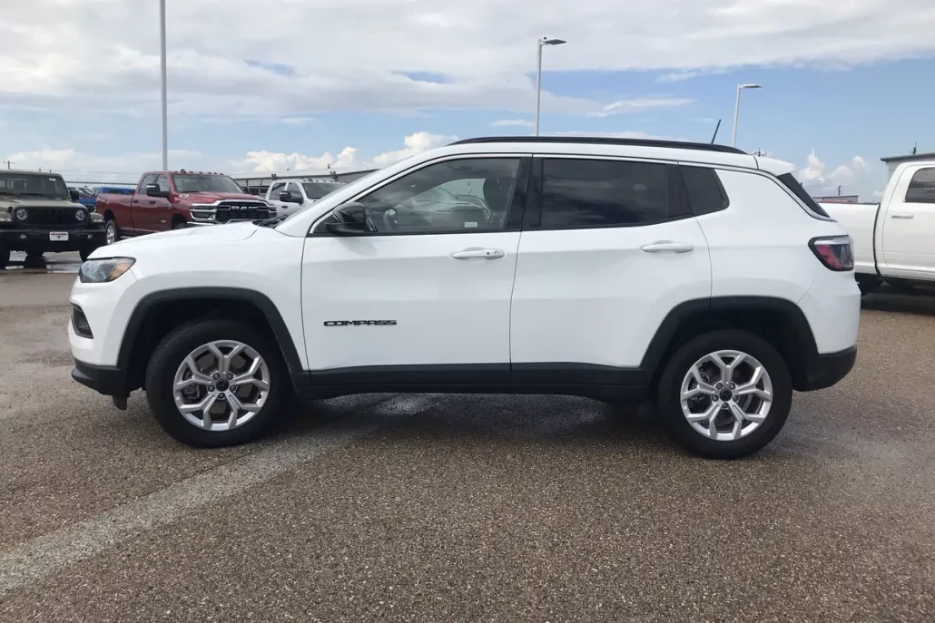 2025 Jeep Compass Latitude photo 1