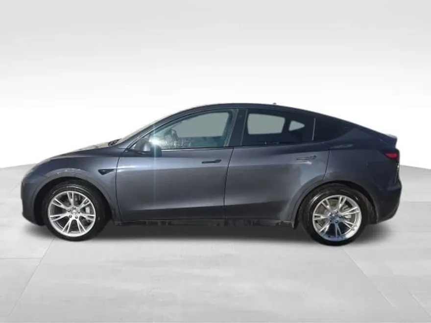 2021 Tesla Model Y Long Range photo 1