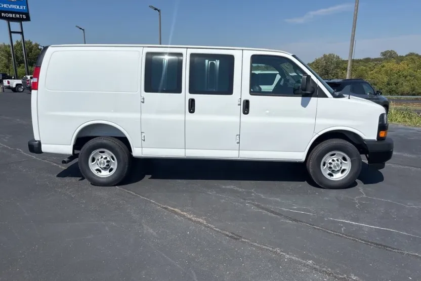 2025 Chevrolet Express Cargo 2500 Van photo 1