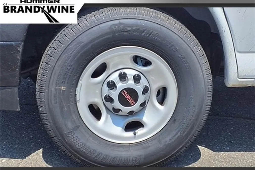 2025 Gmc Savana Cargo 2500 photo 1