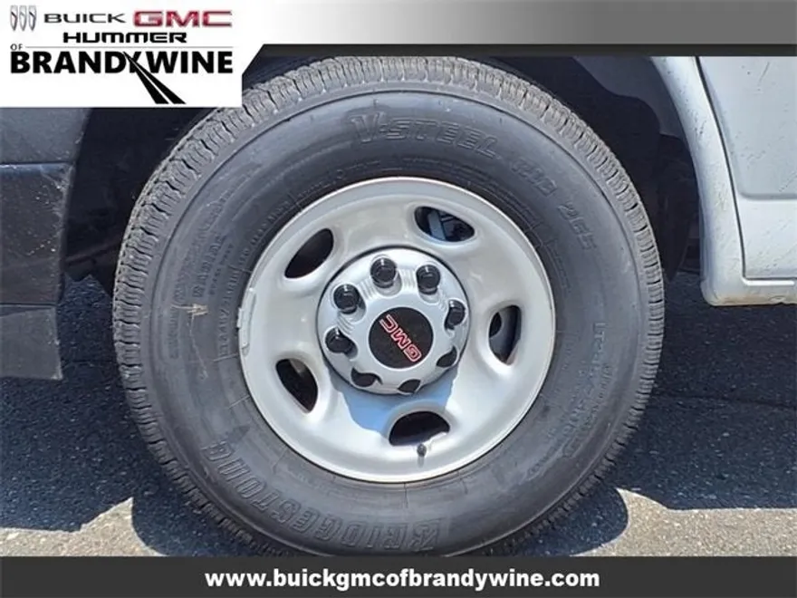 2025 Gmc Savana Cargo 2500 photo 1