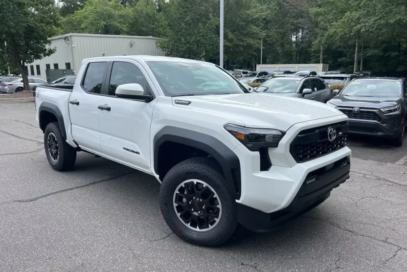 2025 Toyota Tacoma TRD Off-Road photo 1