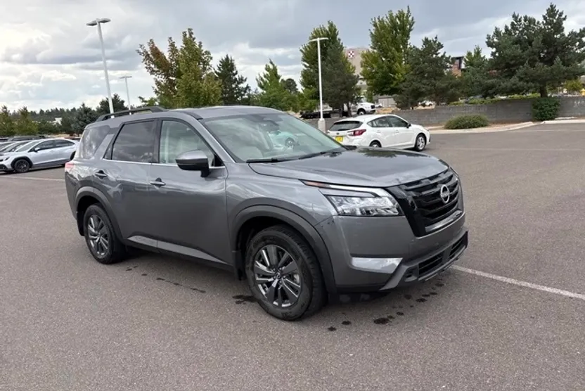 2024 Nissan Pathfinder SV photo 1