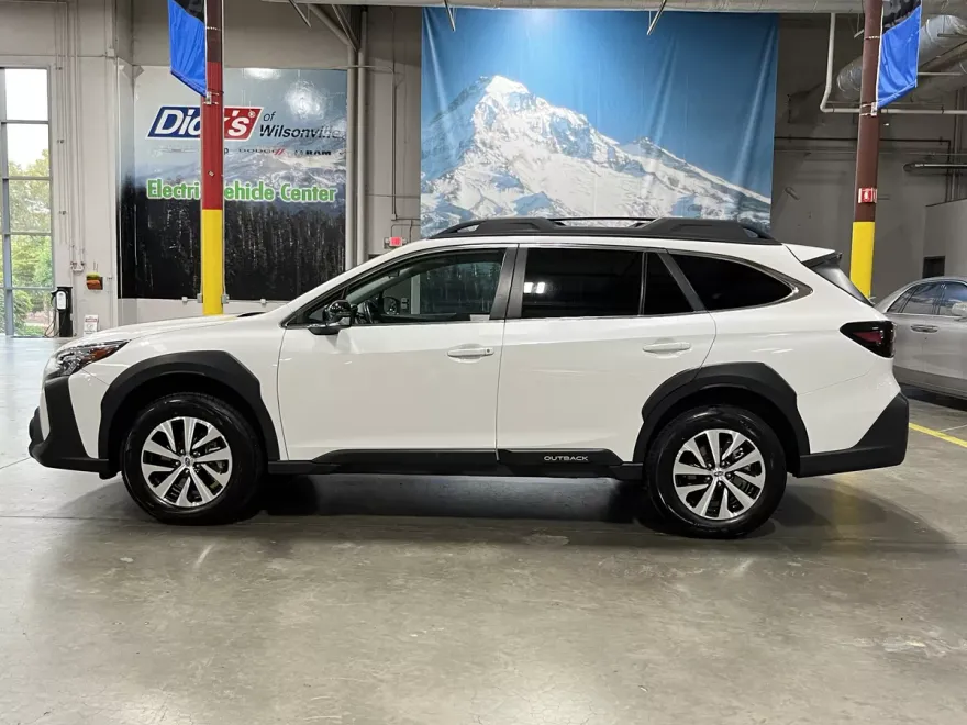 2024 Subaru Outback Premium photo 1