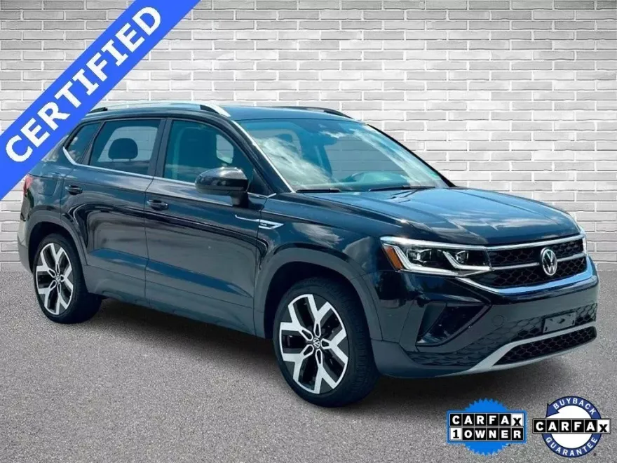 2022 Volkswagen Taos SEL photo 1