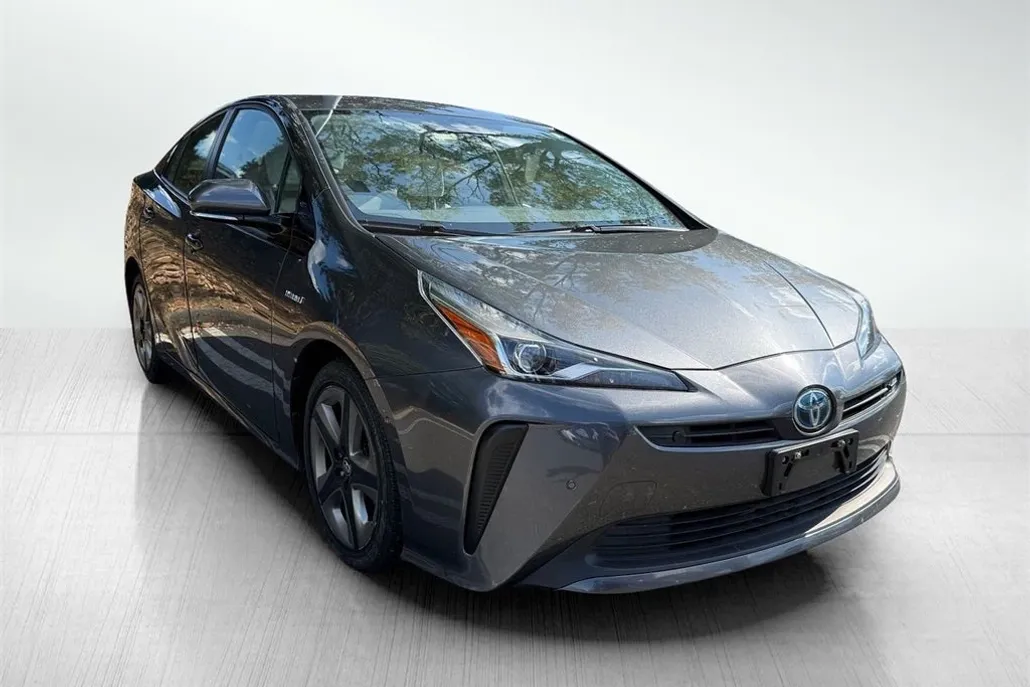 2020 Toyota Prius XLE photo 1