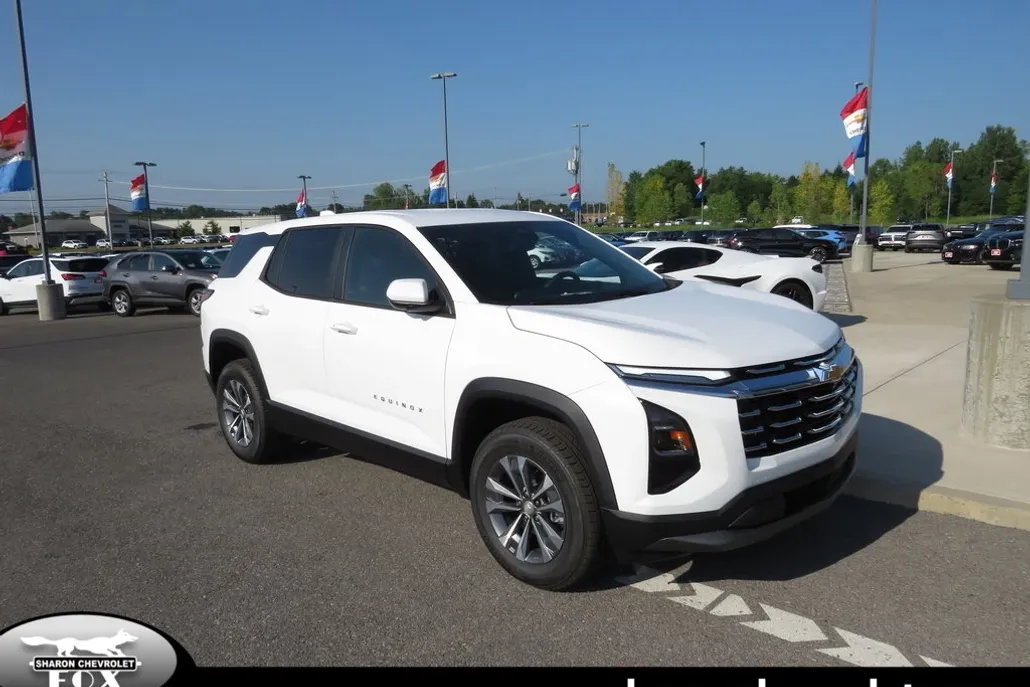 2026 Chevrolet Equinox LT photo 1