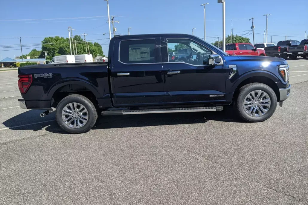 2025 Ford F-150 Lariat photo 1
