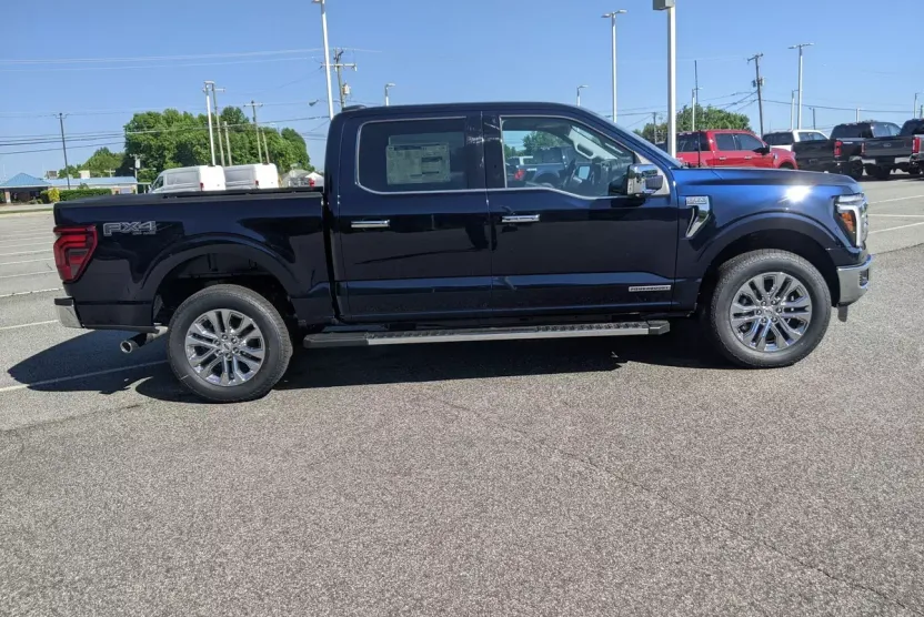 2025 Ford F-150 Lariat photo 1
