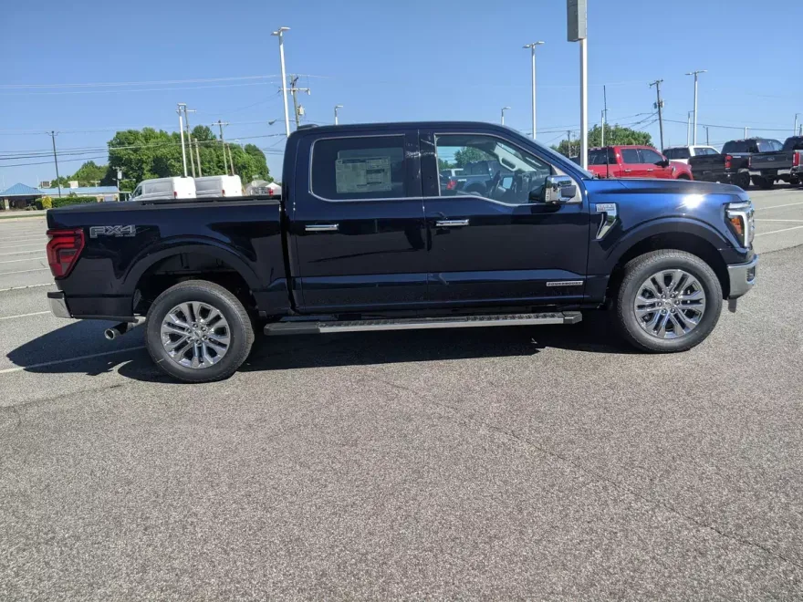 2025 Ford F-150 Lariat photo 1