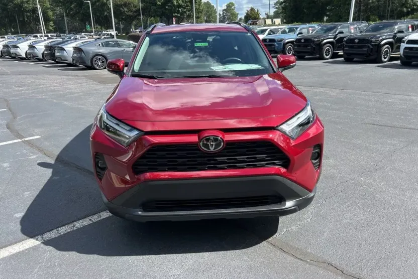2025 Toyota RAV4 Hybrid LE photo 1