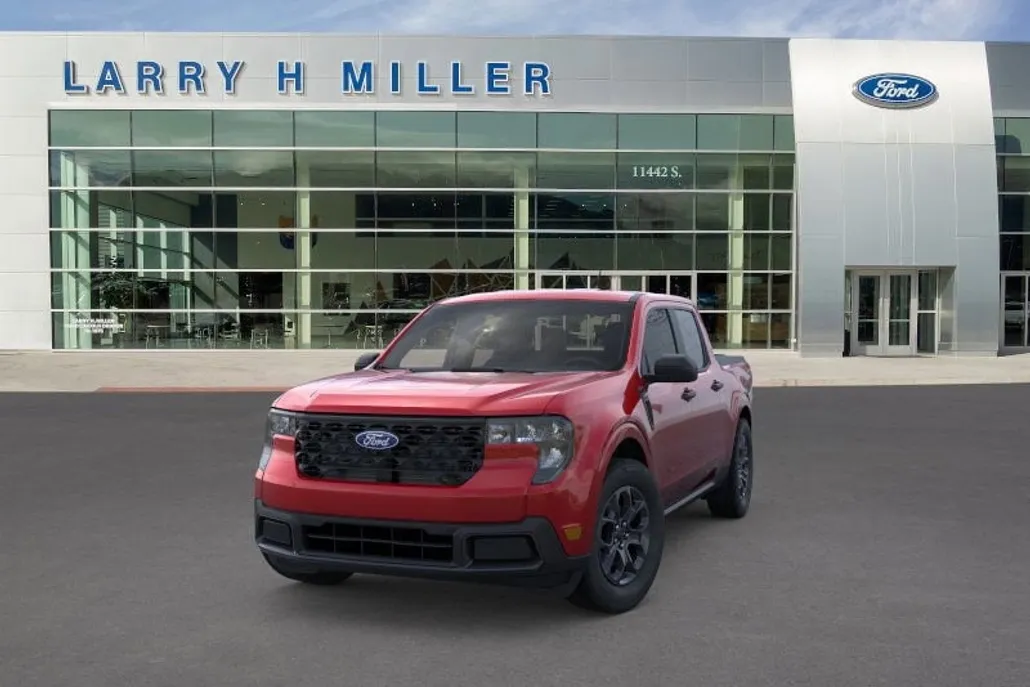 2025 Ford Maverick XLT photo 1