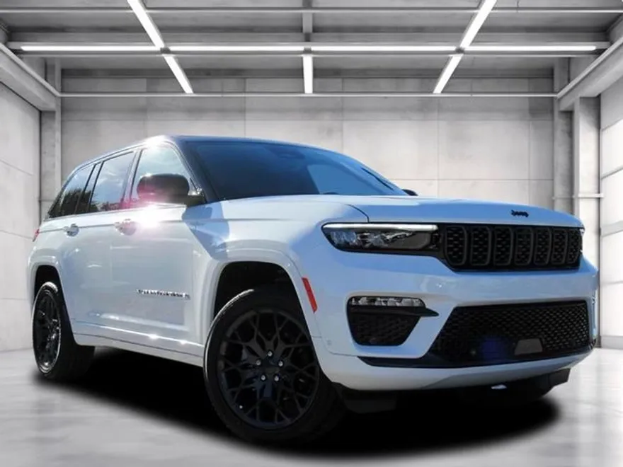 2025 Jeep Grand Cherokee Summit photo 1