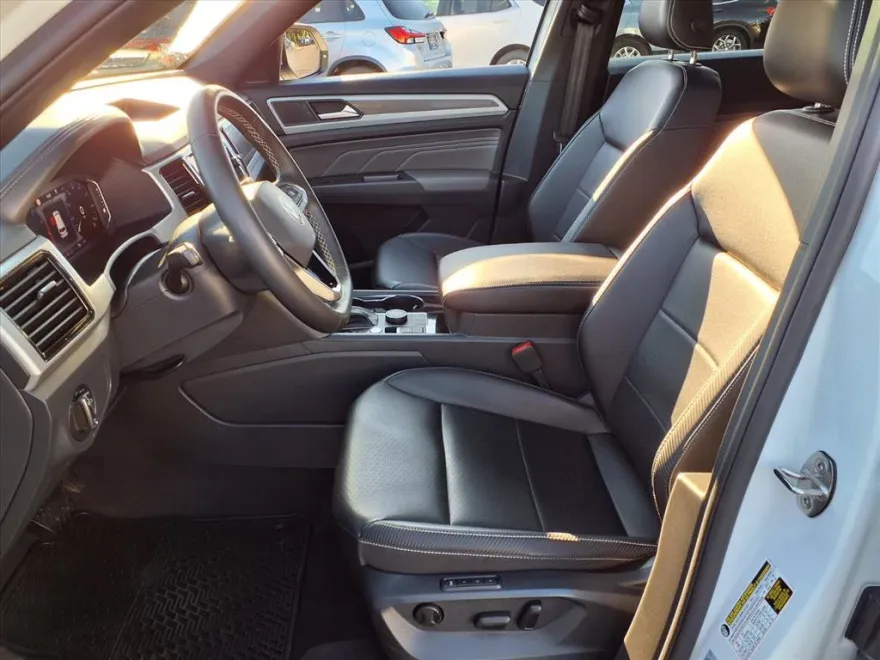 2021 Volkswagen Atlas Cross Sport SEL photo 1