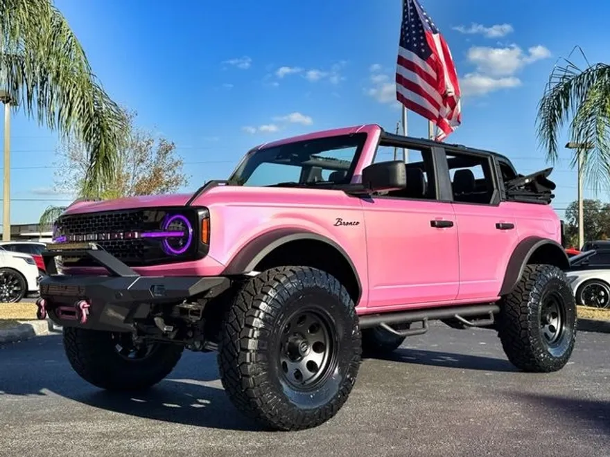 2024 Ford Bronco photo 1