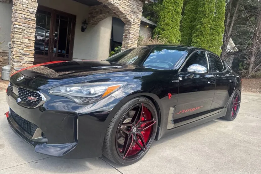 2018 Kia Stinger GT2 photo 1