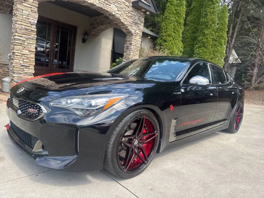 2018 Kia Stinger GT2 photo 1