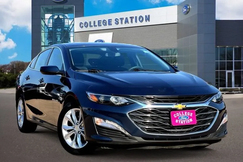 2022 Chevrolet Malibu 1LT photo 1