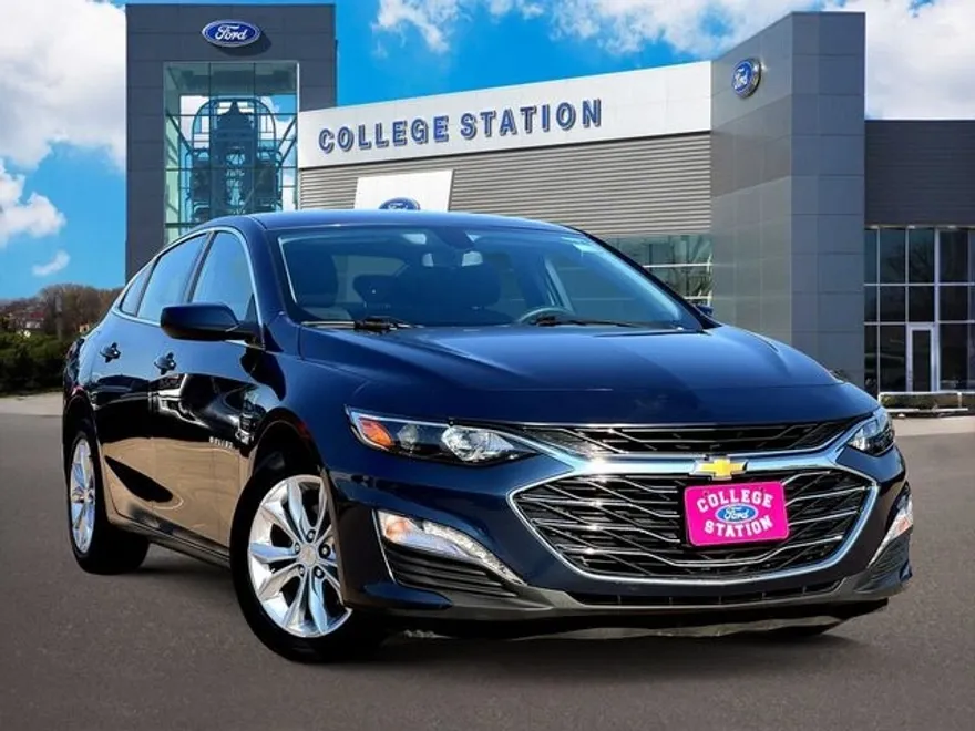 2022 Chevrolet Malibu 1LT photo 1