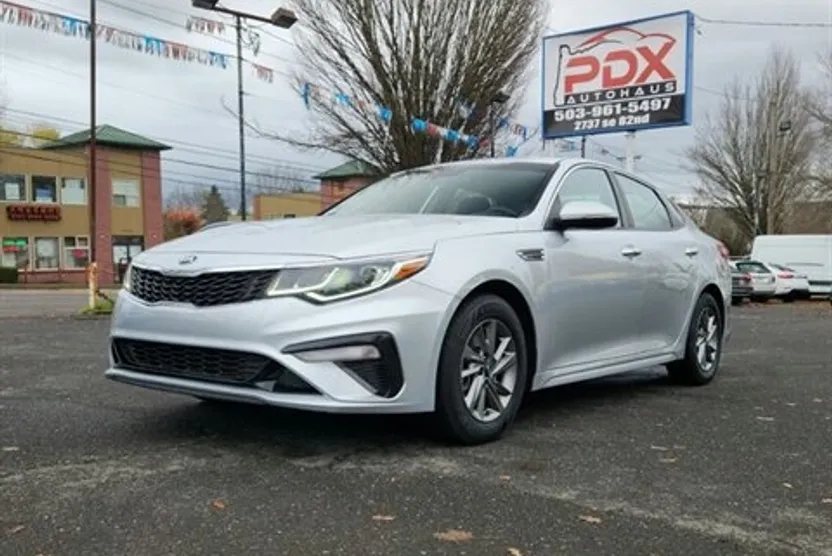 2019 Kia Optima LX photo 1