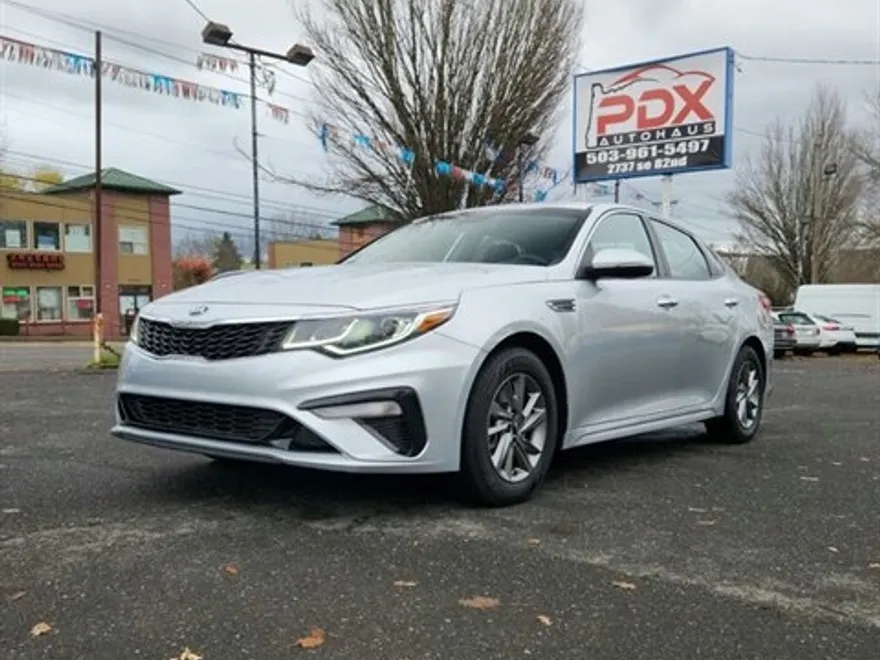 2019 Kia Optima LX photo 1