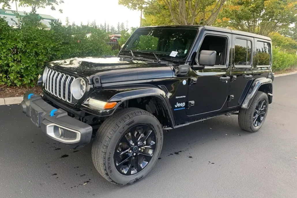 2024 Jeep Wrangler 4xe Sahara photo 1