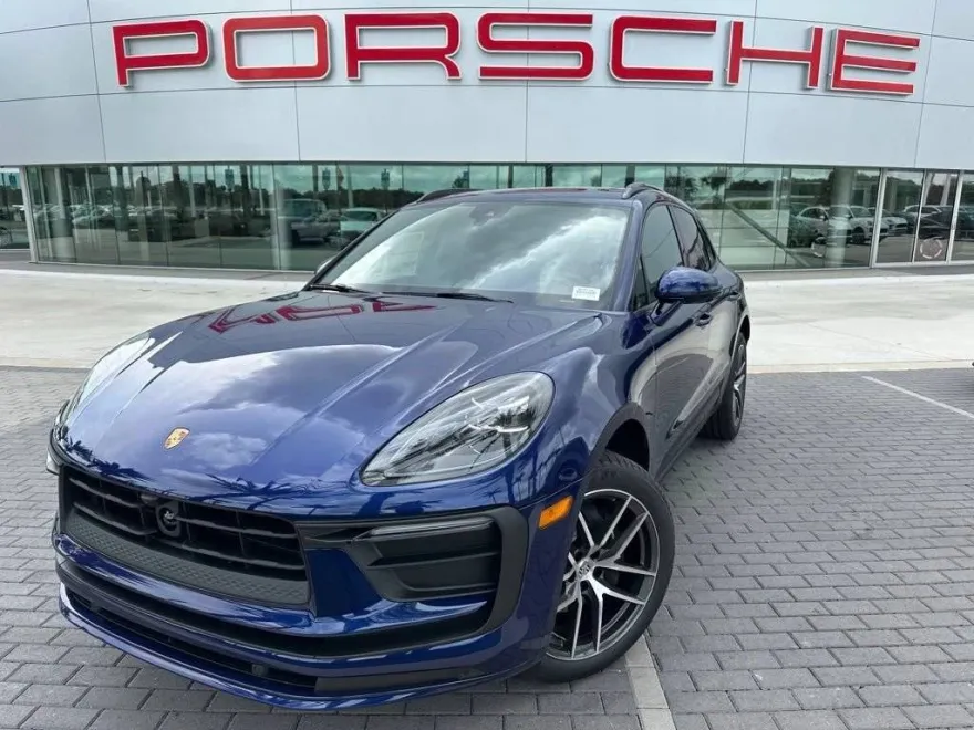 2025 Porsche Macan T photo 1
