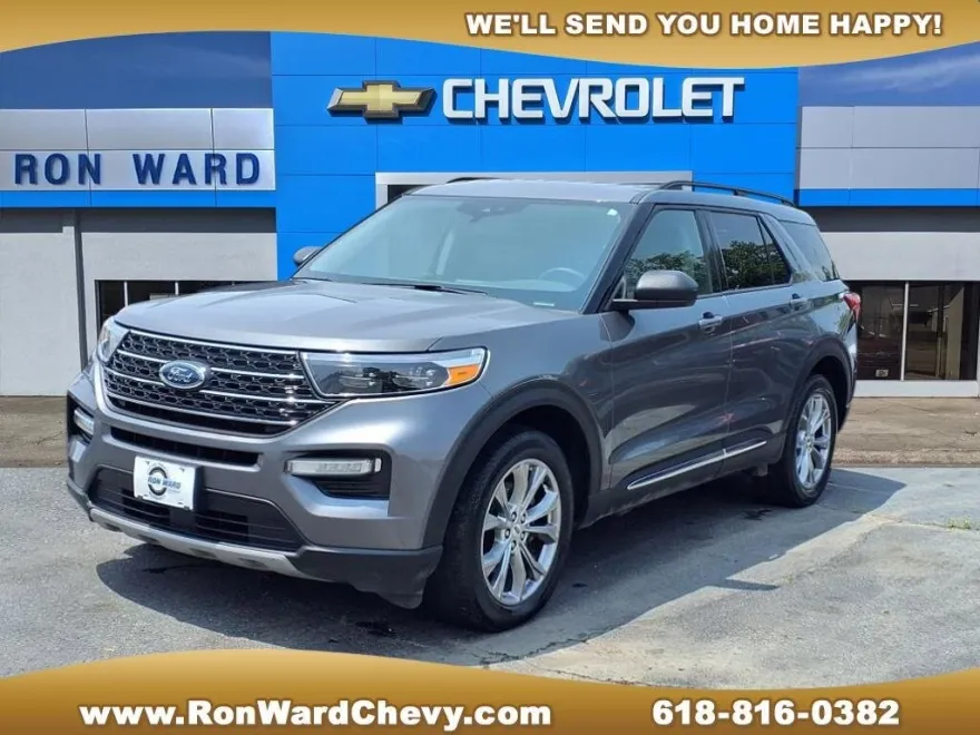 2023 Ford Explorer XLT photo 1
